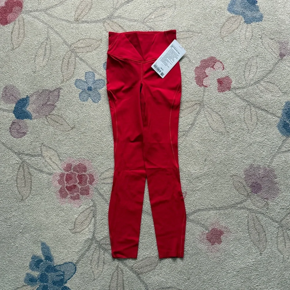 NWT Lululemon Base Pace HR Tight 25” - Picture 2 of 4